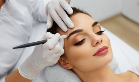 Restructuration et pigmentation des sourcils en institut de beauté - Saint-Pierre - Lau'v Beauty