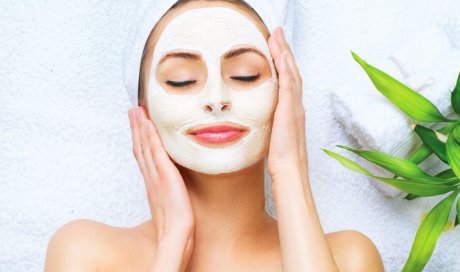 Soin du visage anti-âge pour femme en institut de beauté - Saint-Pierre - Lau'v Beauty